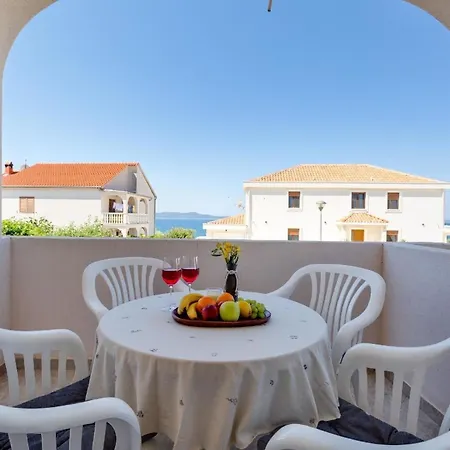 Geraeumige Im Erdgeschoss Mit Meerblick Vom Privaten Balkon * Kožino