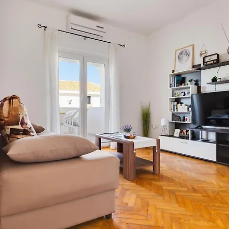 Apartment Geraeumige Im Erdgeschoss Mit Meerblick Vom Privaten Balkon *