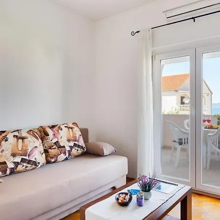Apartment Geraeumige Im Erdgeschoss Mit Meerblick Vom Privaten Balkon