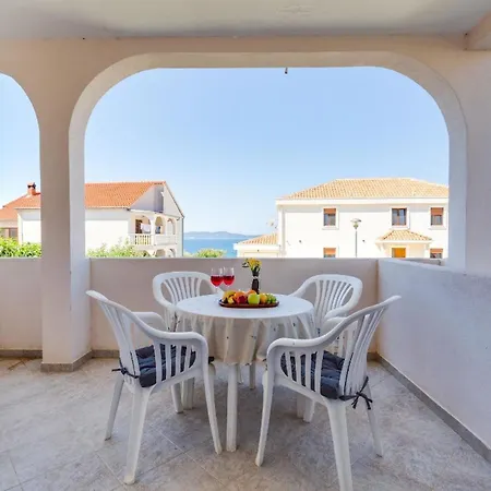 Geraeumige Im Erdgeschoss Mit Meerblick Vom Privaten Balkon Apartment *