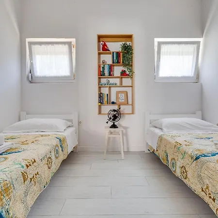 Geraeumige Im Erdgeschoss Mit Meerblick Vom Privaten Balkon Apartment