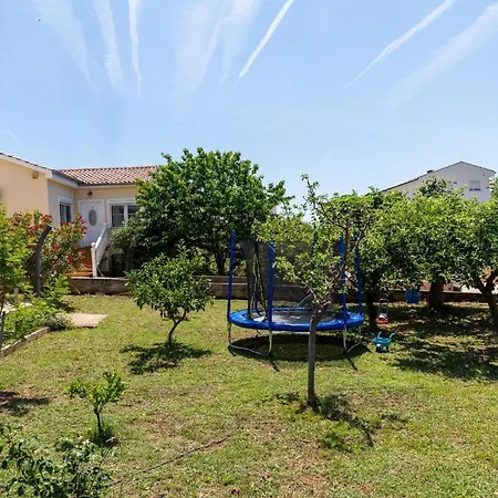 Geraeumige Im Erdgeschoss Mit Meerblick Vom Privaten Balkon *