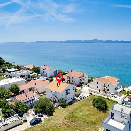 Geraeumige Im Erdgeschoss Mit Meerblick Vom Privaten Balkon Apartment *